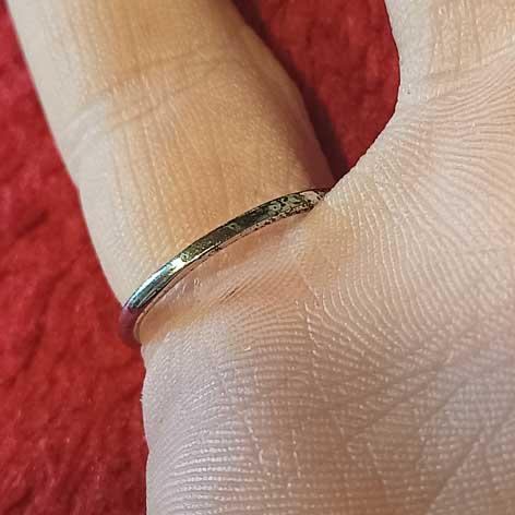 Exquisite Silver-Painted Quartz Gem Costume Ring with Stylish Band