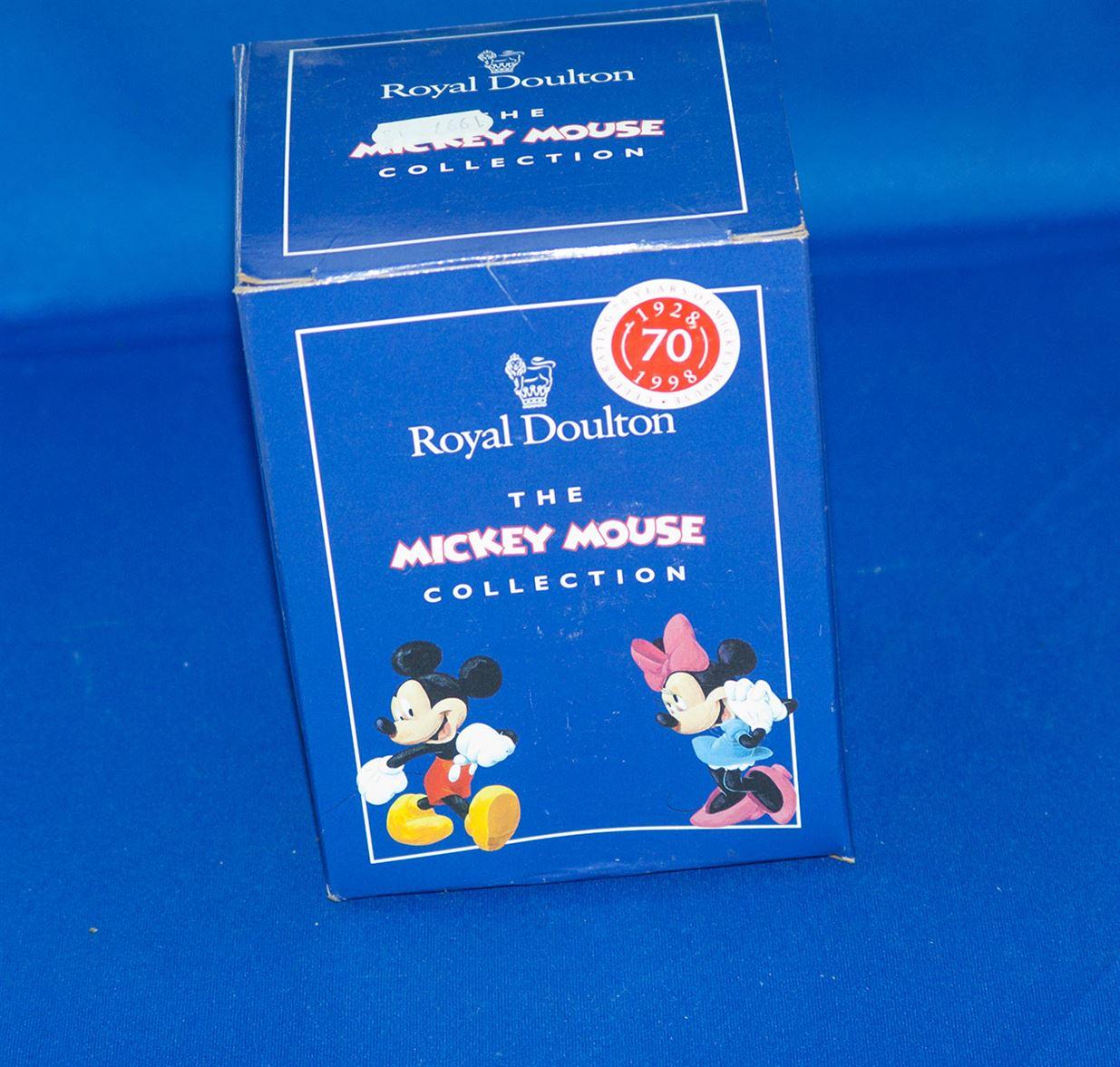 Minnie mouse figurine