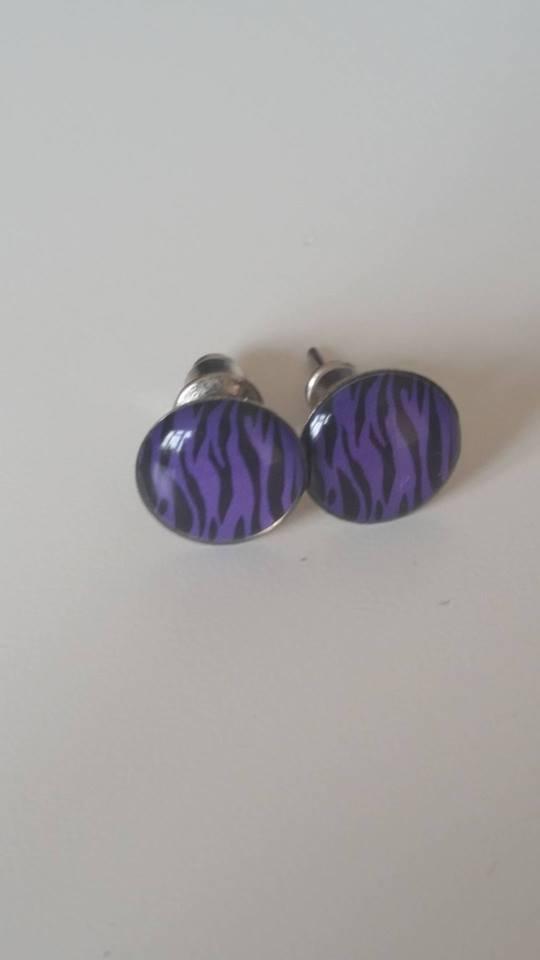 Purple swirl round earrings